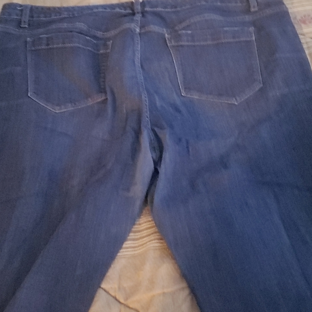 Simply Vera Denim Capris